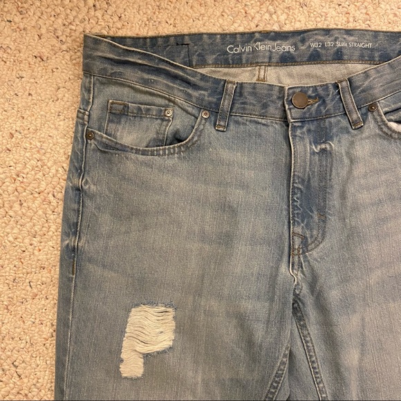 Men’s Calvin Klein Slim Straight Light-wash Jeans - Picture 4 of 6